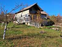 Vand casa de vacanta in Comuna Cotmeana, Sat Ursoaia, jud Arges,