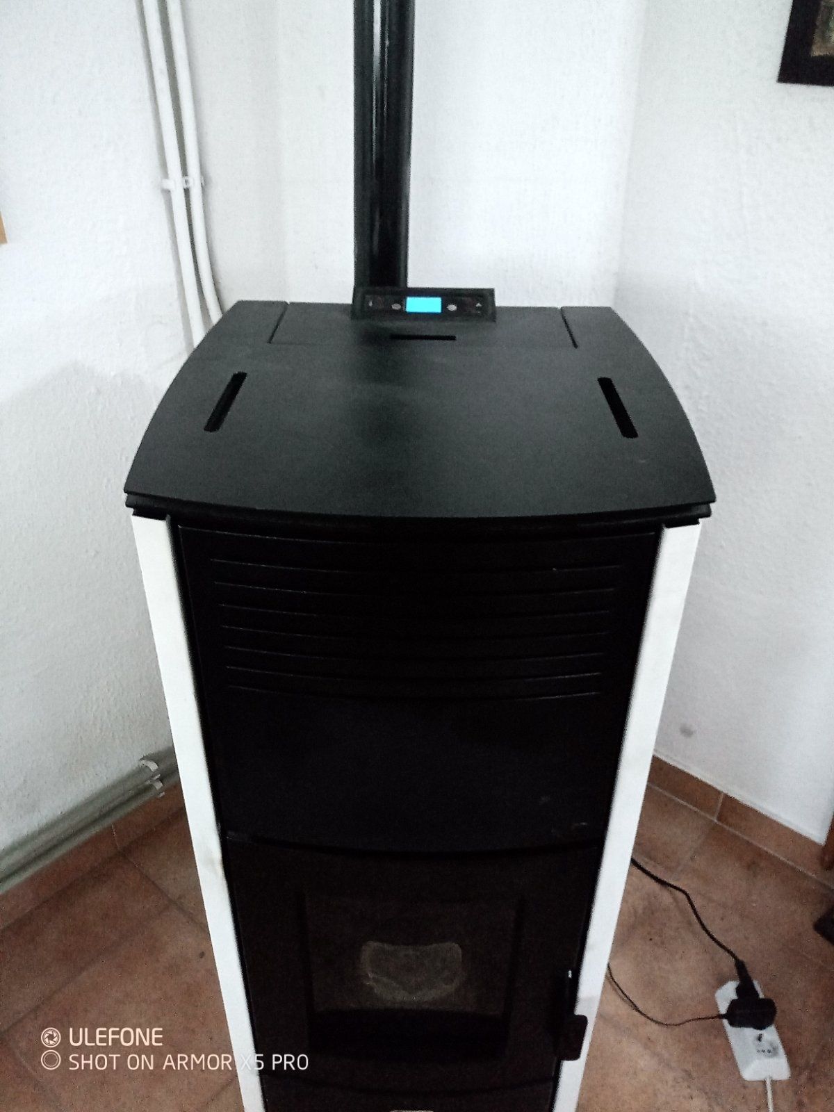 Камина пелетна с водна риза Class Thermo L17, 18kW, 420м3, бял, ARTEL