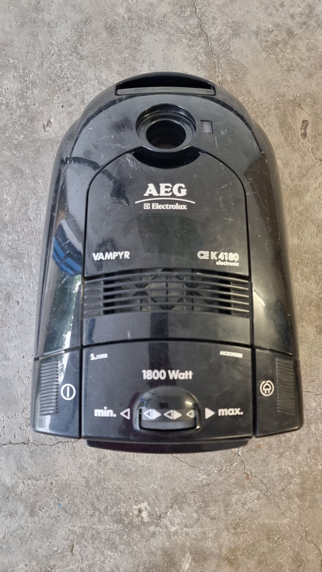 Прахосмукачки AEG-2броя