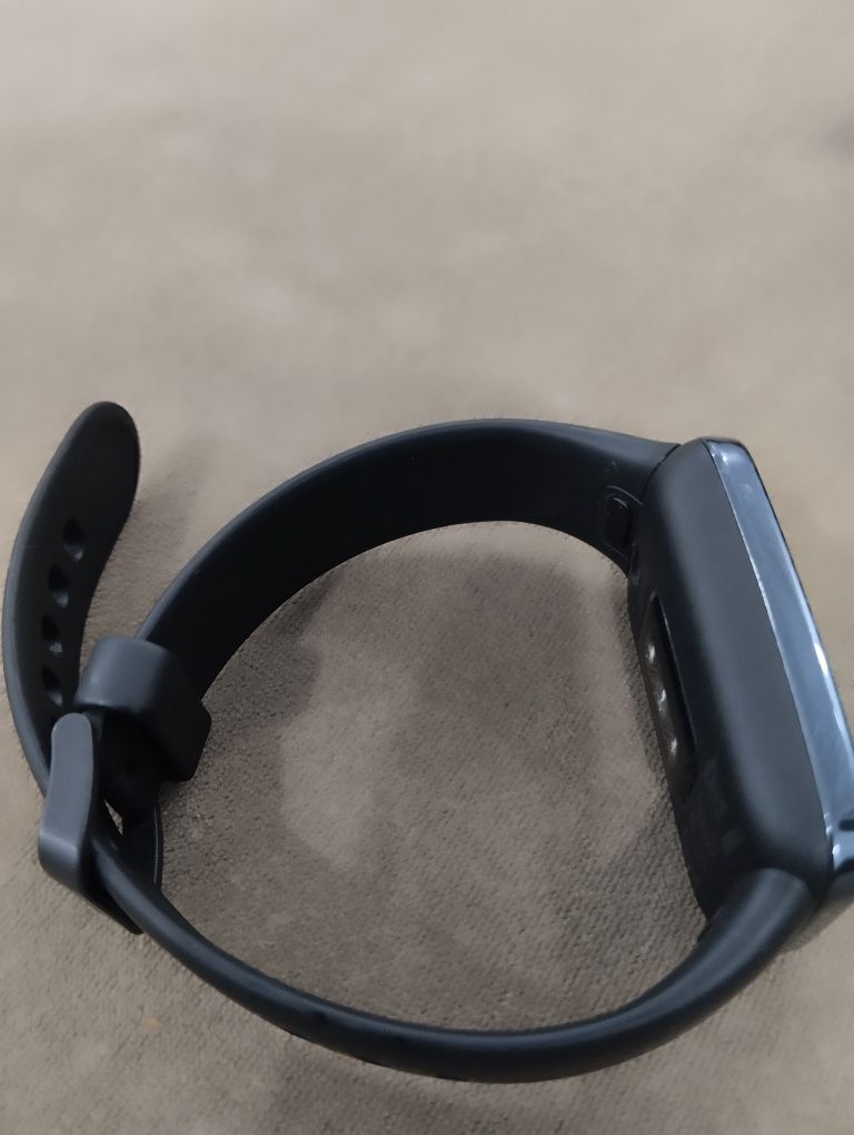 Продаю Xiaomi Smart Band 7 Pro