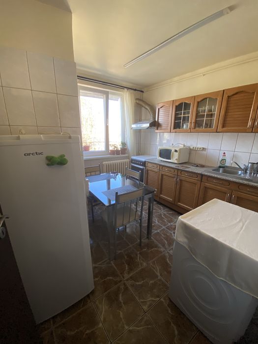 Inchiriez apartament 2 camere sector 4