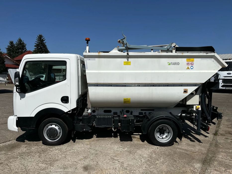 Nissan NT 400 Cabstar Gunoiera , se conduce cu permis "B" , Vanzare / Chirie