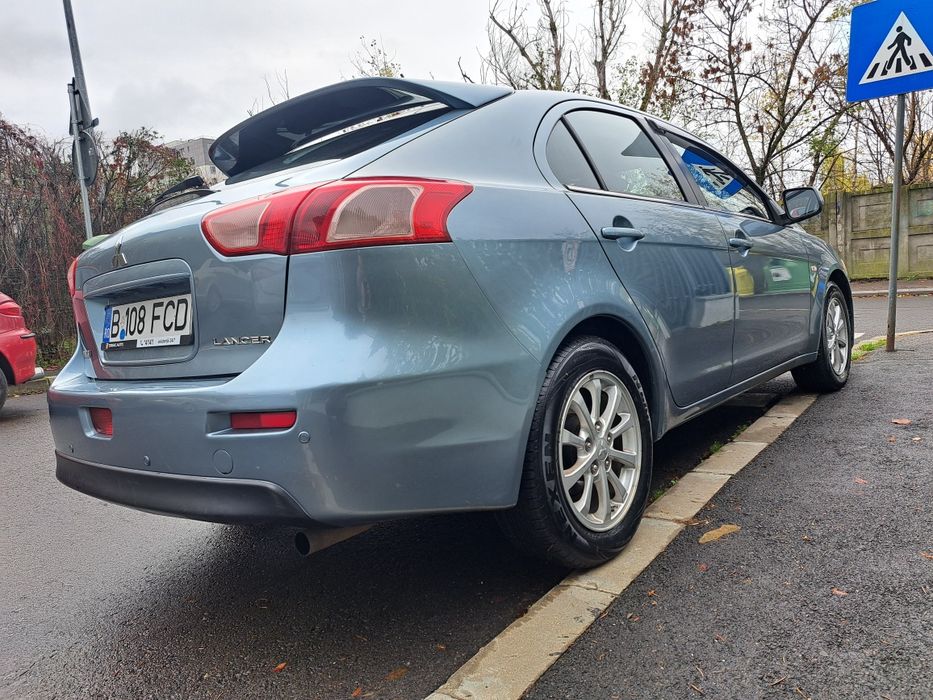 Mitsubishi Lancer