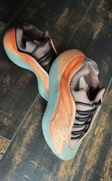 Yeezy 700 v3 Copper Fade / nr 41
