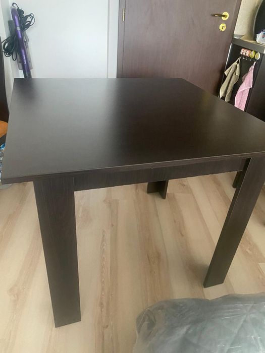 Маса с три стола