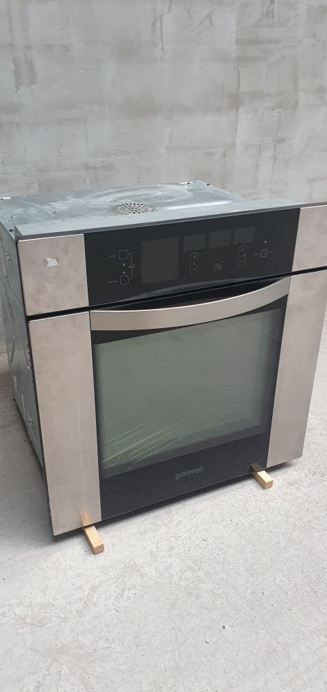 Gorenje -Готварска Печка за вграждане -за Части