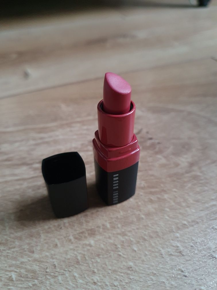 Ruj Bobbi Brown Mini Crushed Lip Color, culoare Babe