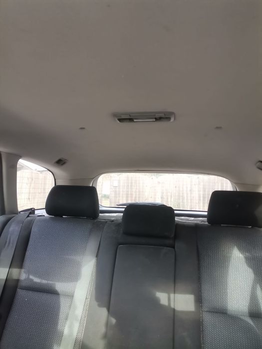 Vând Toyota Avensis T25