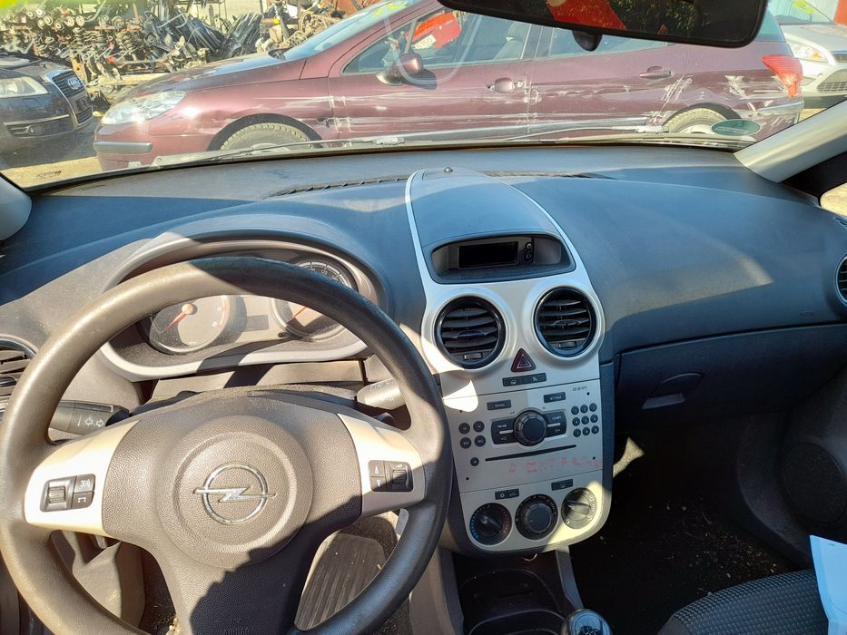 Plansa de bord / Kit plansa bord + airbaguri Opel Corsa D