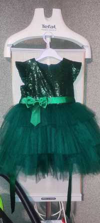Детское платье зелёного цвета
