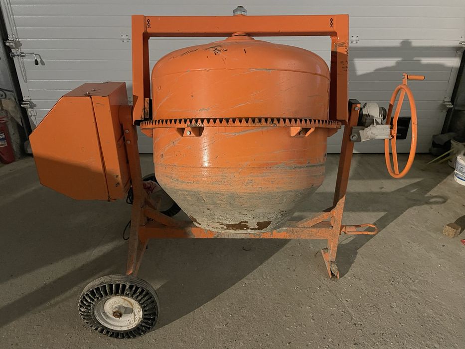 Продам бетономешалку 440л