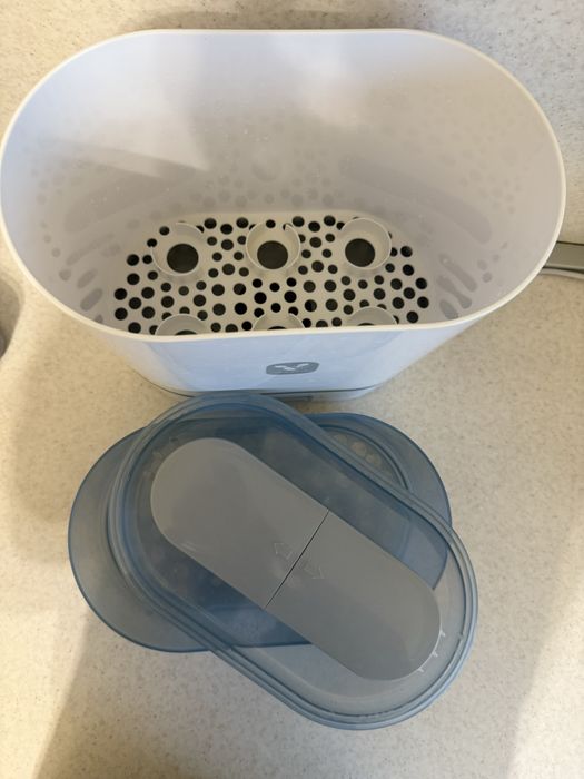 Стерилизатор и сушилник за бебешки принадлежности