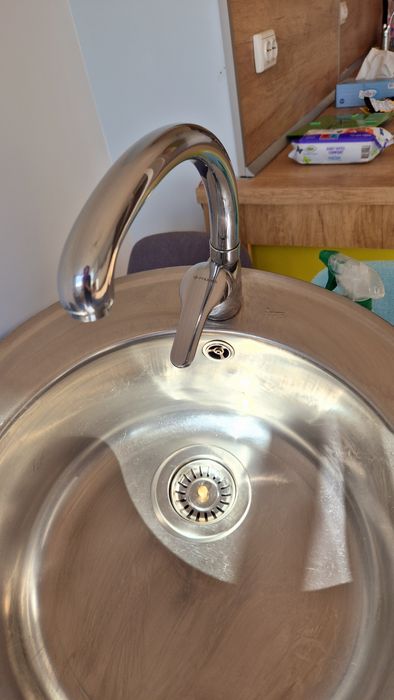 Мивка тека със смесител