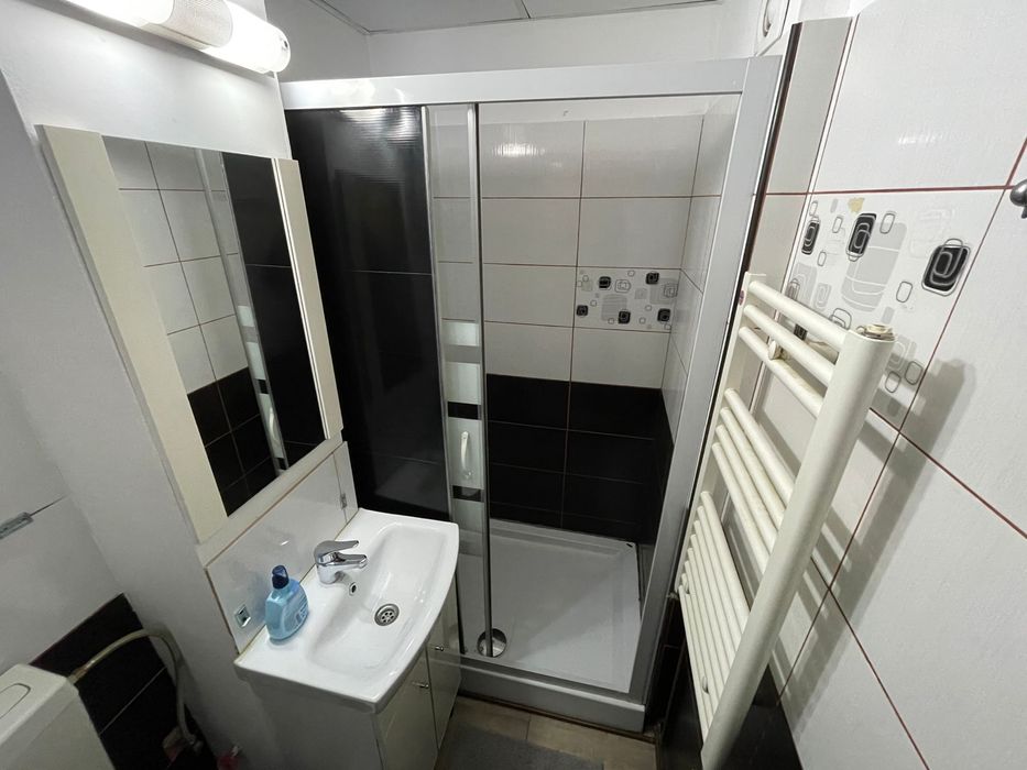 Apartament 3 camere 3/4 Vălenii de Munte