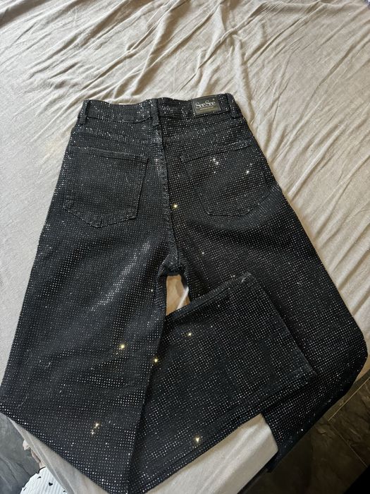 Дънки с камъни.