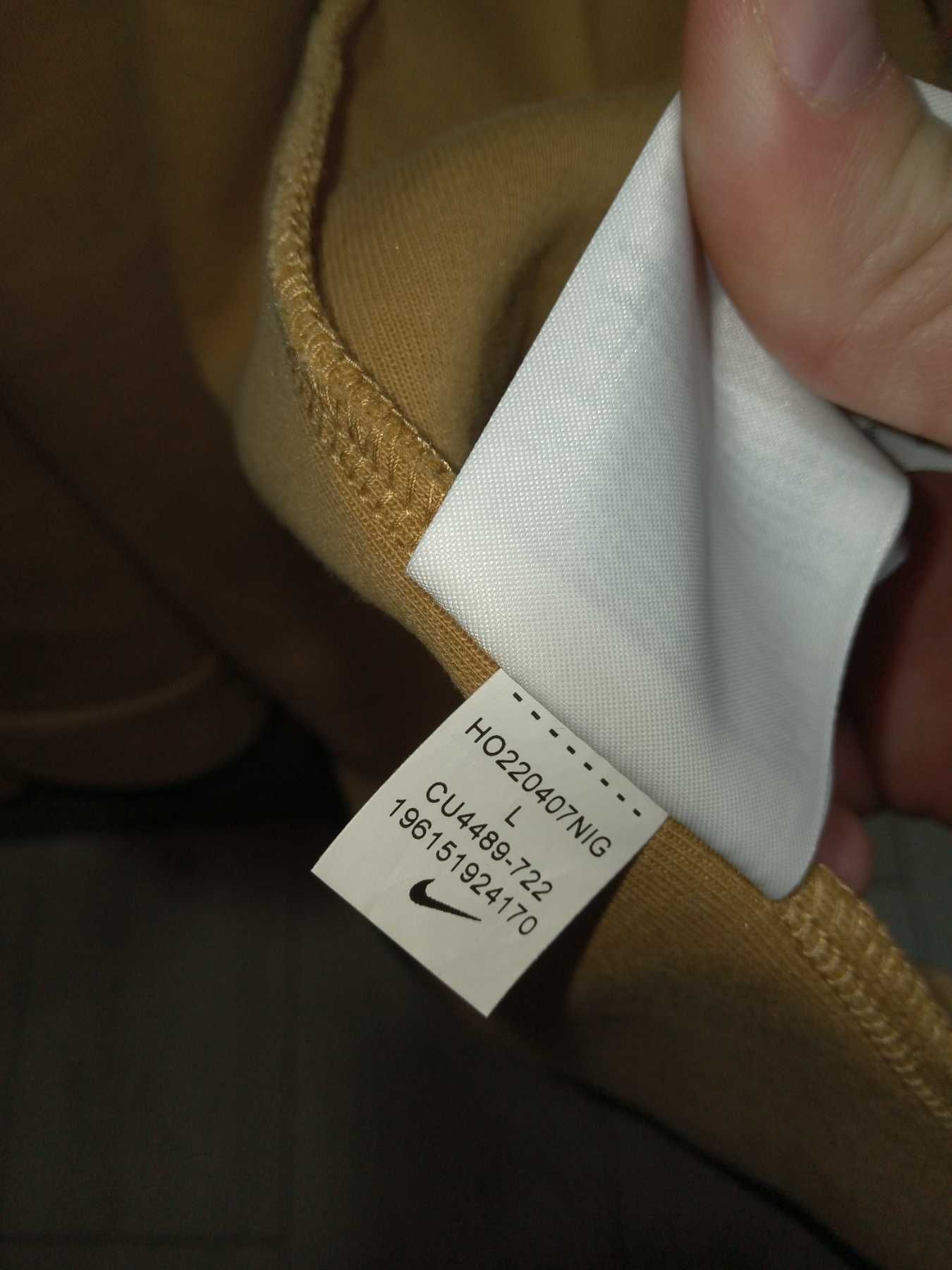 Продавам оригиналнo горнищe/ суитшърт Nike