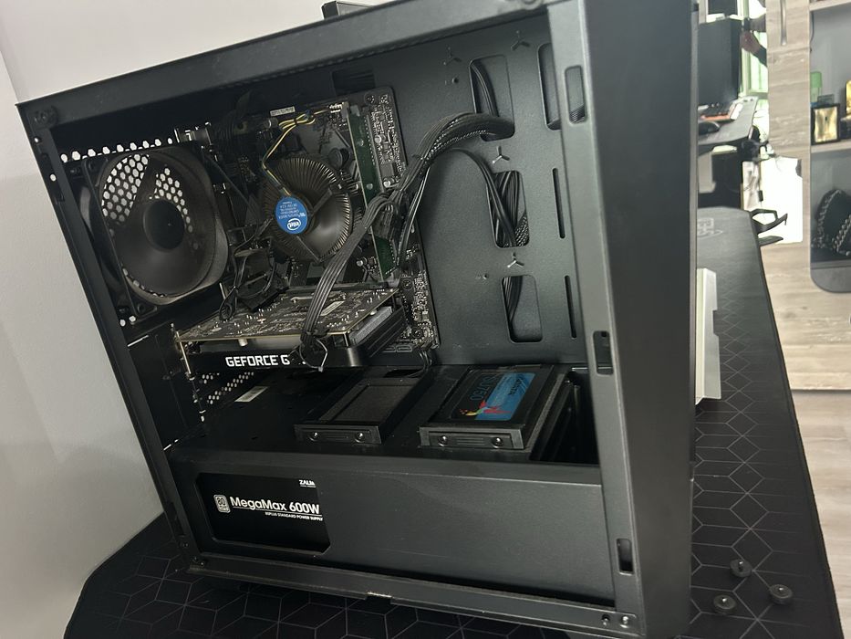 Gaming PC + цялата периферия !