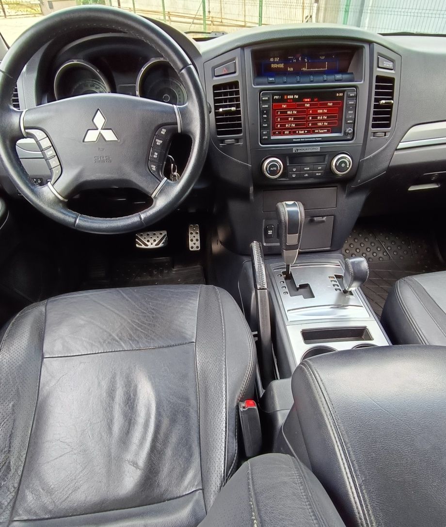 Mitsubishi Pajero Mk 4 AUTOUTILITARA