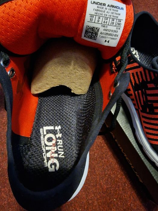 Adidasi under armour