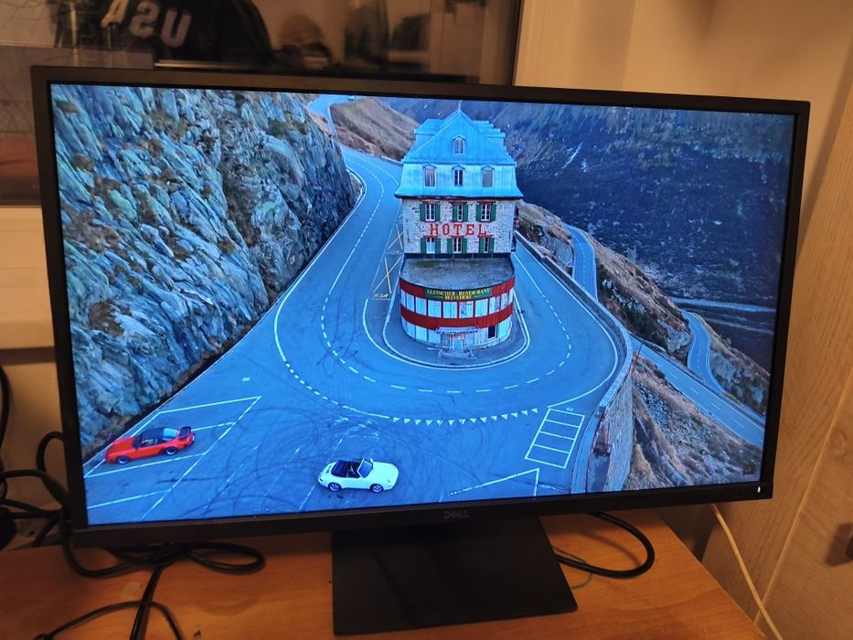 Monitor nou led DELL ips full HD diagonală 27" HDMI