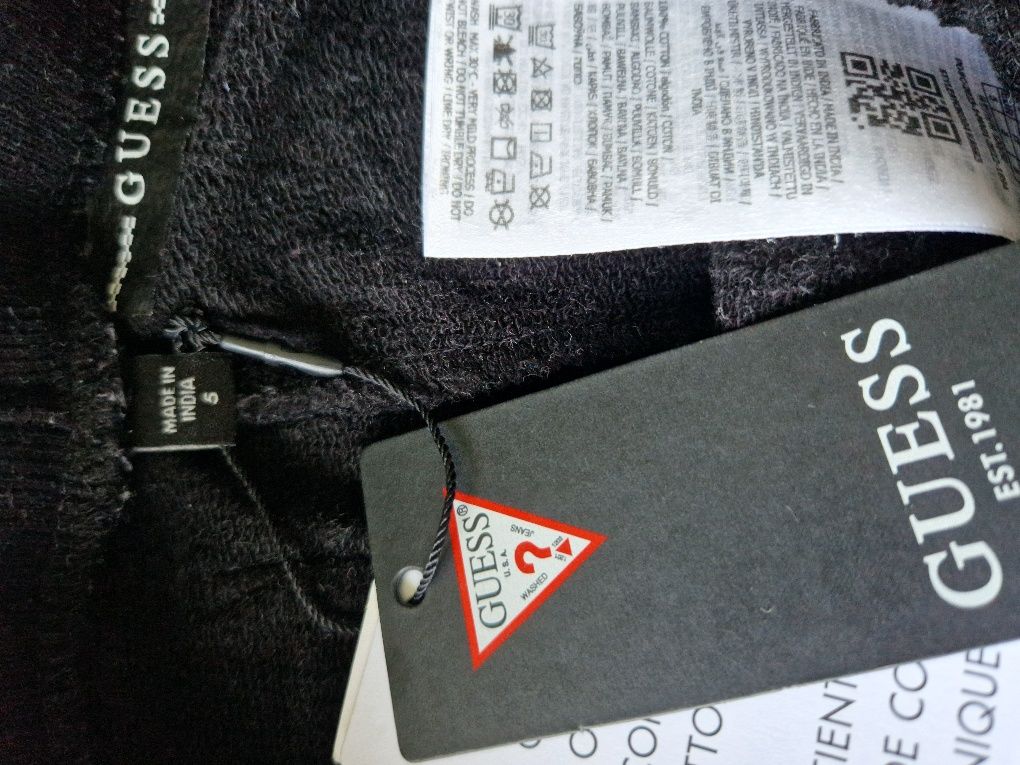 Детски панталони Guess