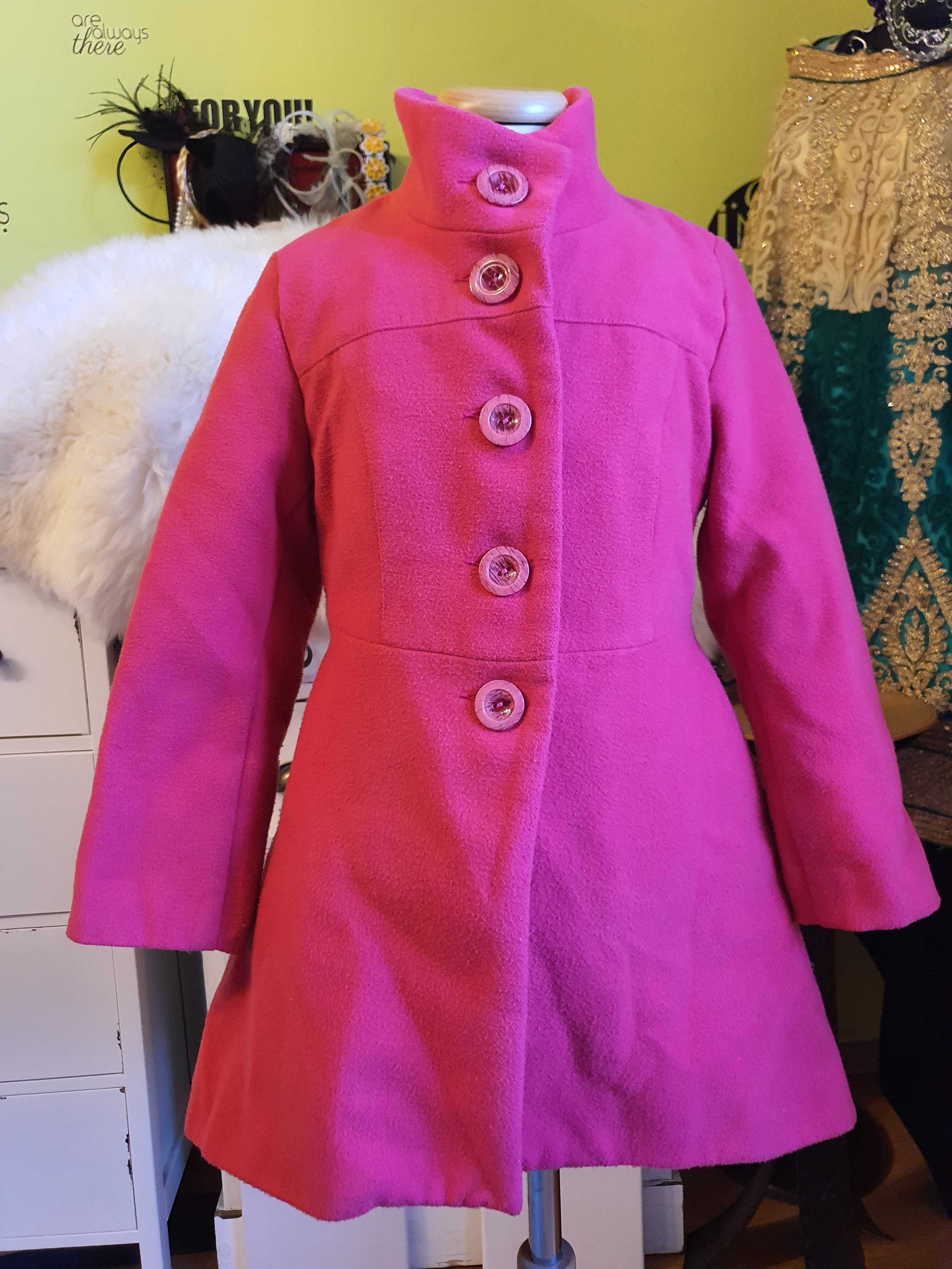 Palton de culoare roz cambrat marimea 128