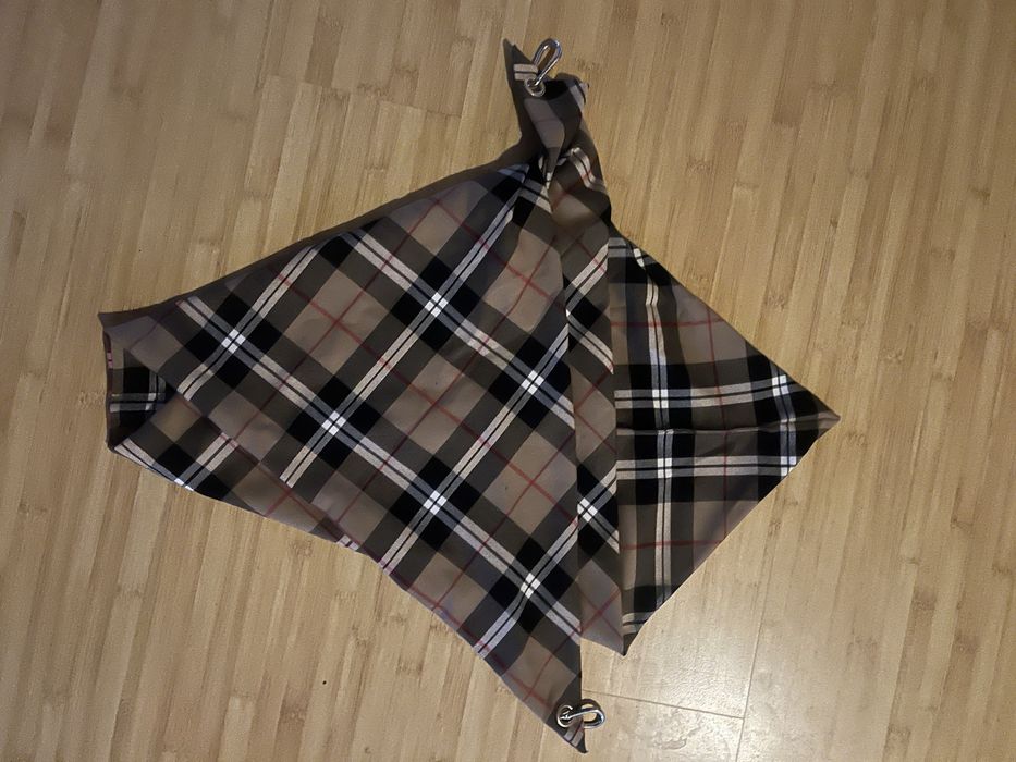Esarfa Burberry print  , impecabila