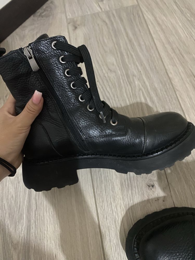 Продаю зимнюю обувь