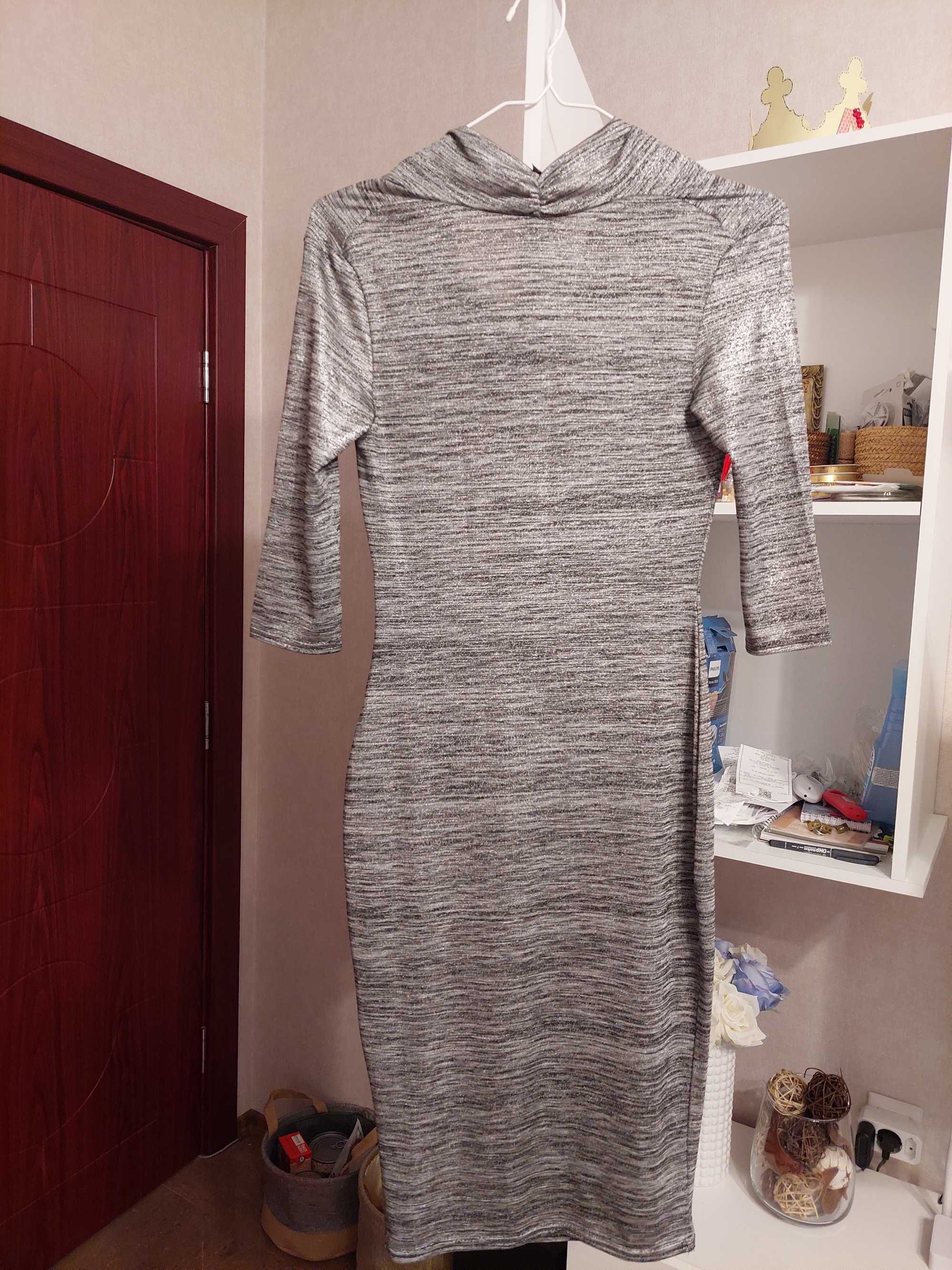 Дамска сребриста рокля по тялото с гръцко деколте FIGA размер S