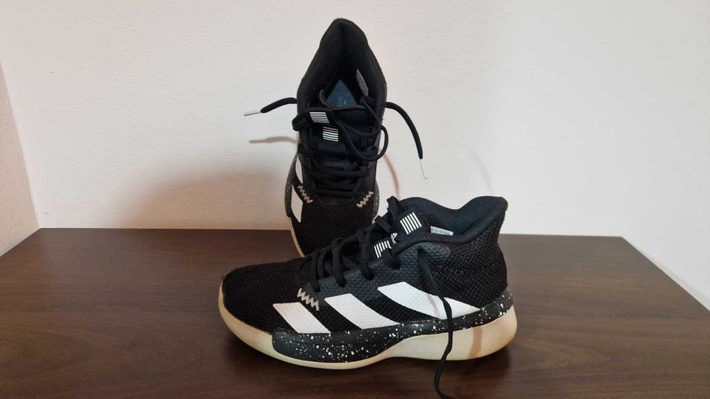 Pantofi sport ADIDAS - Copii - marimea 35 (2,5)