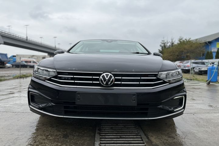 Bara fata completa GTE R-Line Volkswagen VW Passat B8 (facelift)  [di
