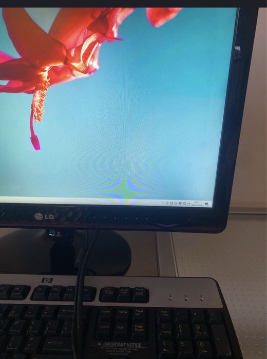 24 aug., 16:53 Monitor LG Flatron E2250T-PN negru