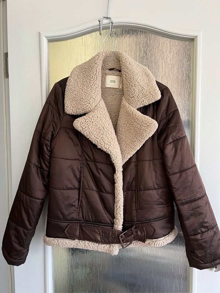 Топло дамско яке Stradivarius кафяво XS-S