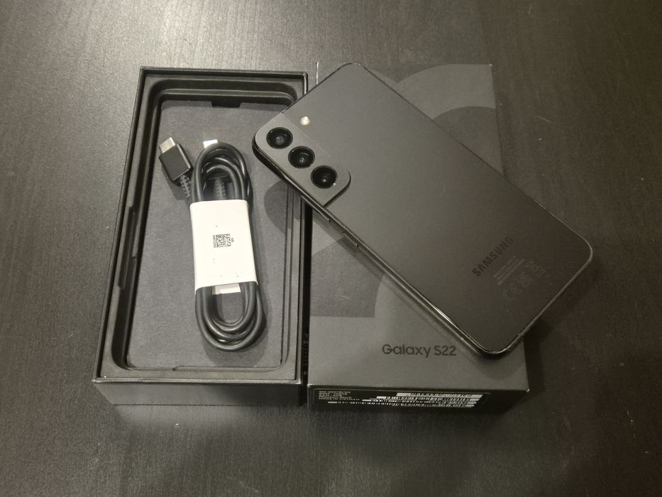 Vand Telefon Samsung S22 5G Pachet Complet.