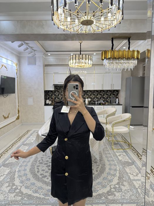 Продается платья новые