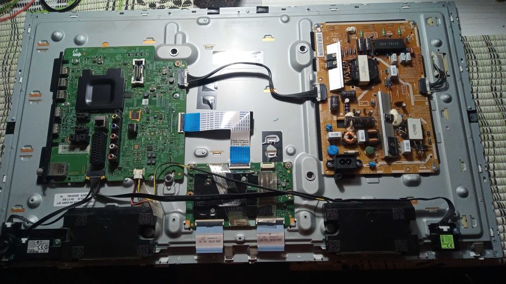 Vand componente TV Samsung UE32"H6200AW