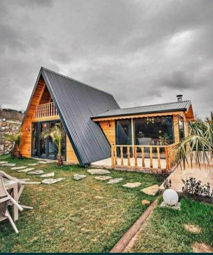 Cabane din lemn masiv diferite dimensiuni