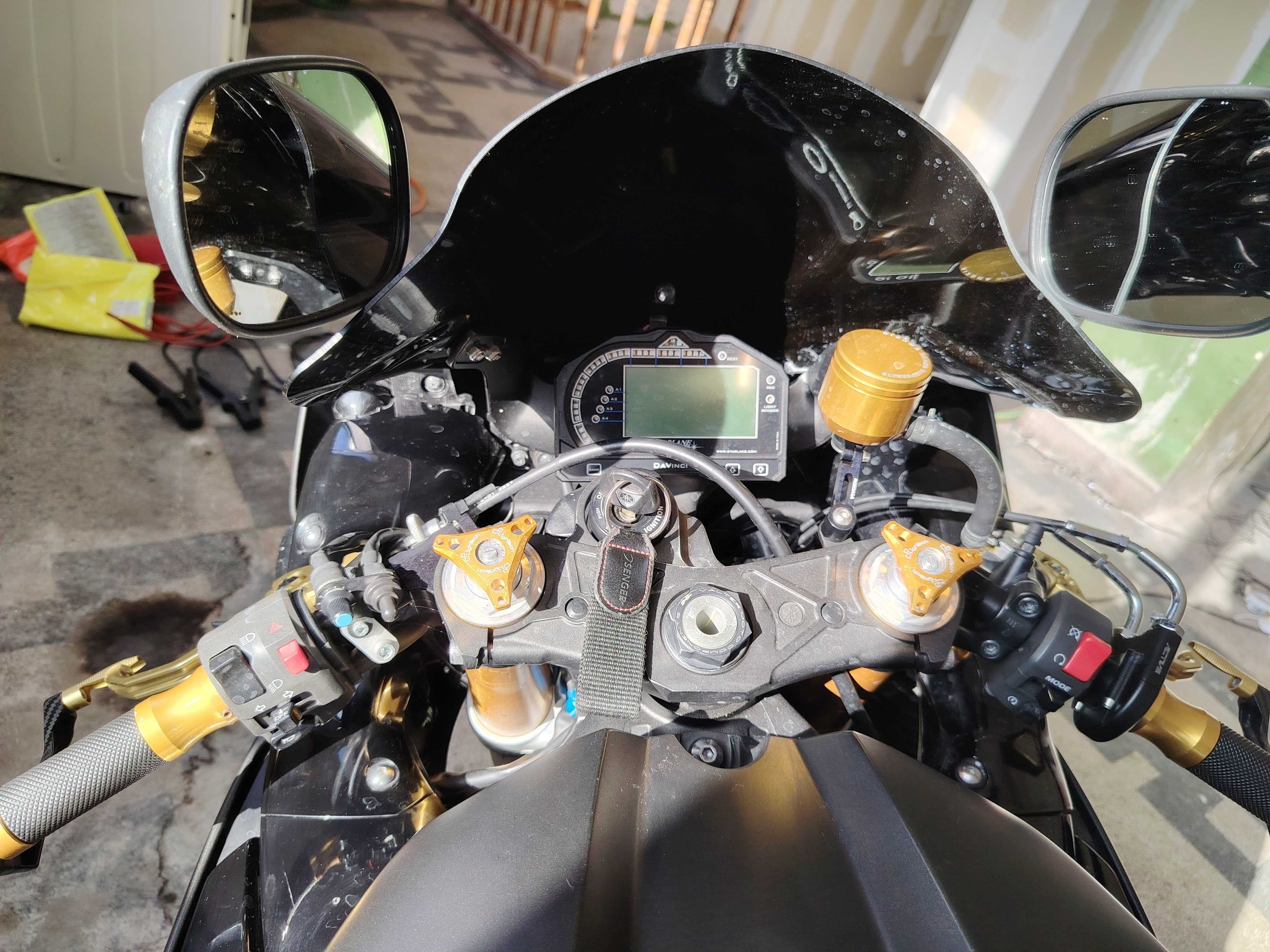 Yamaha r1 big beng