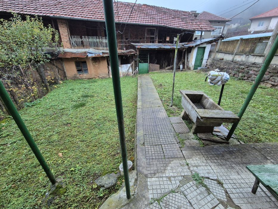 Продавам къща в с. Копиловци обл.Монтана