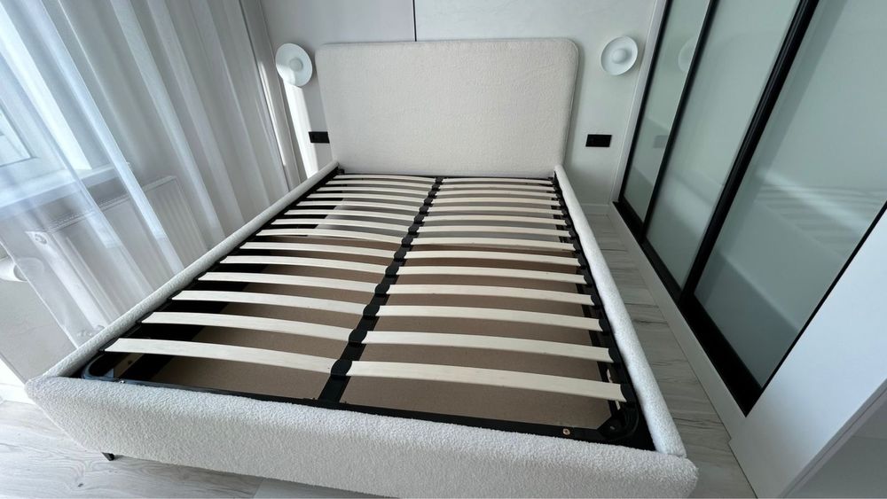 Двуспальная кровать 200×160 см — отличное состояние!