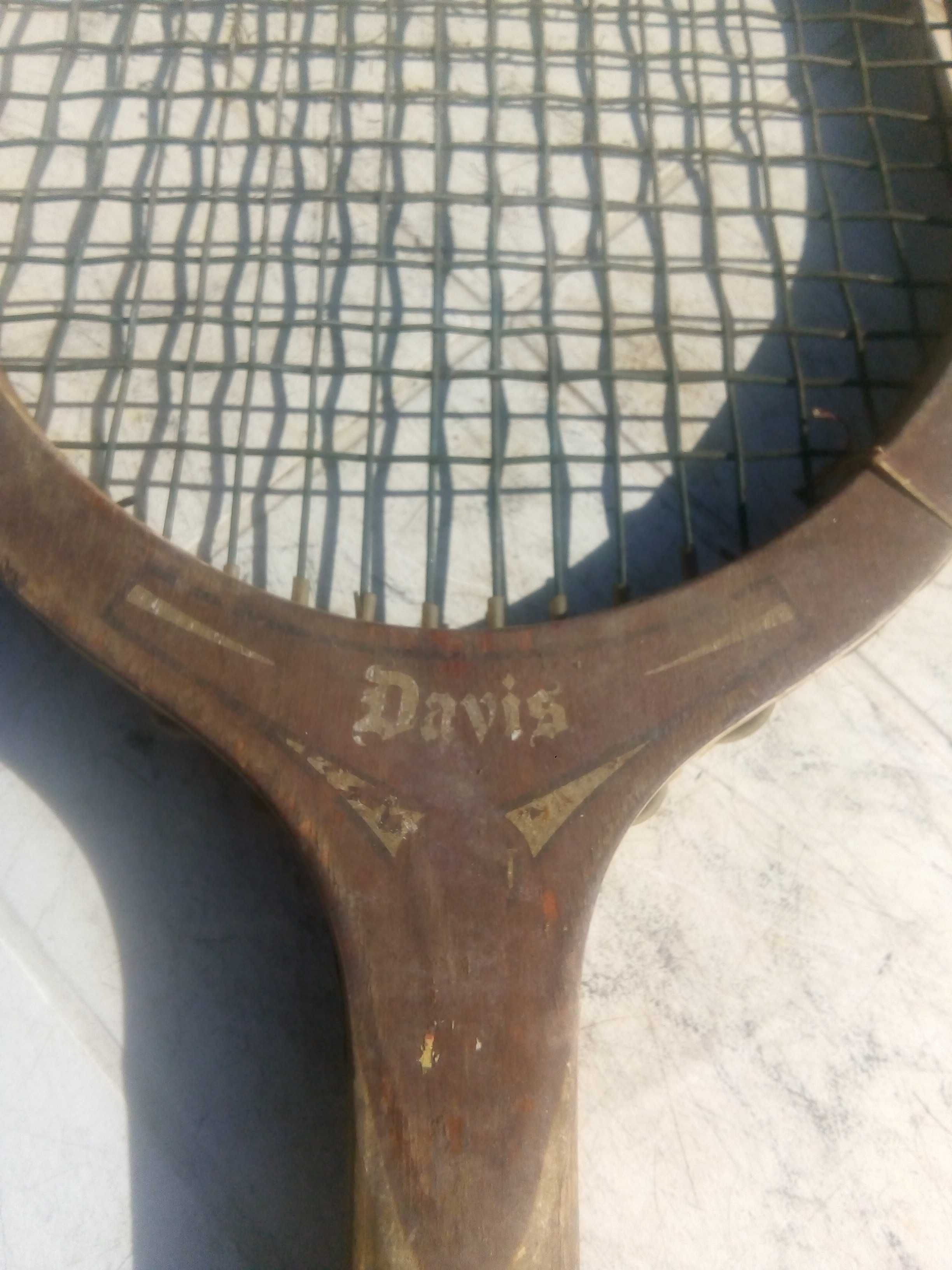 Стара      хилка за тенис