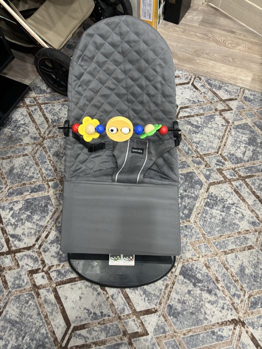 Продам шезлонг .