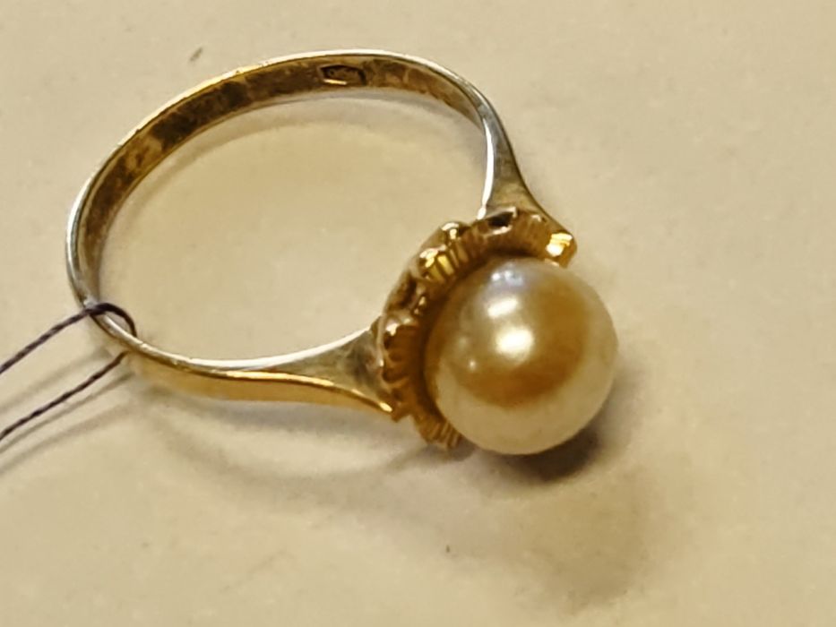 Златен Пръстен Перла 18 карата 4.17 гр.