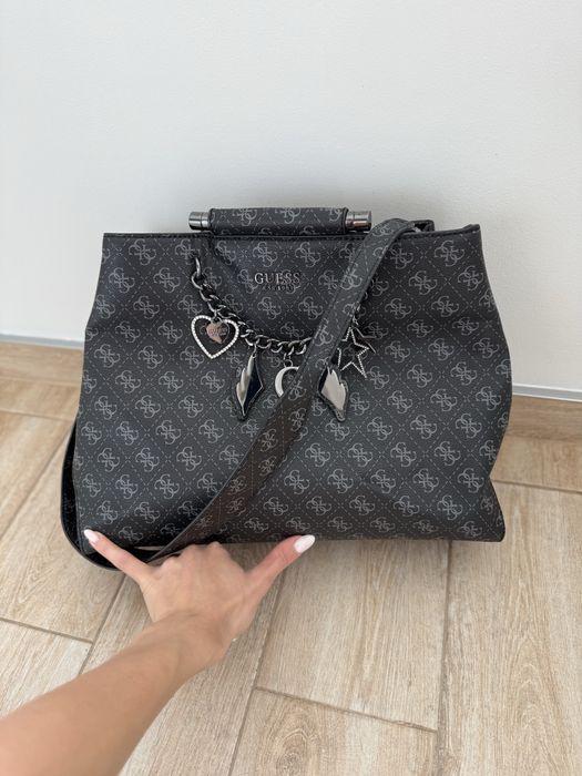 Guess дамска черна чанта