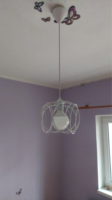 Lustra alba pentru dormitor