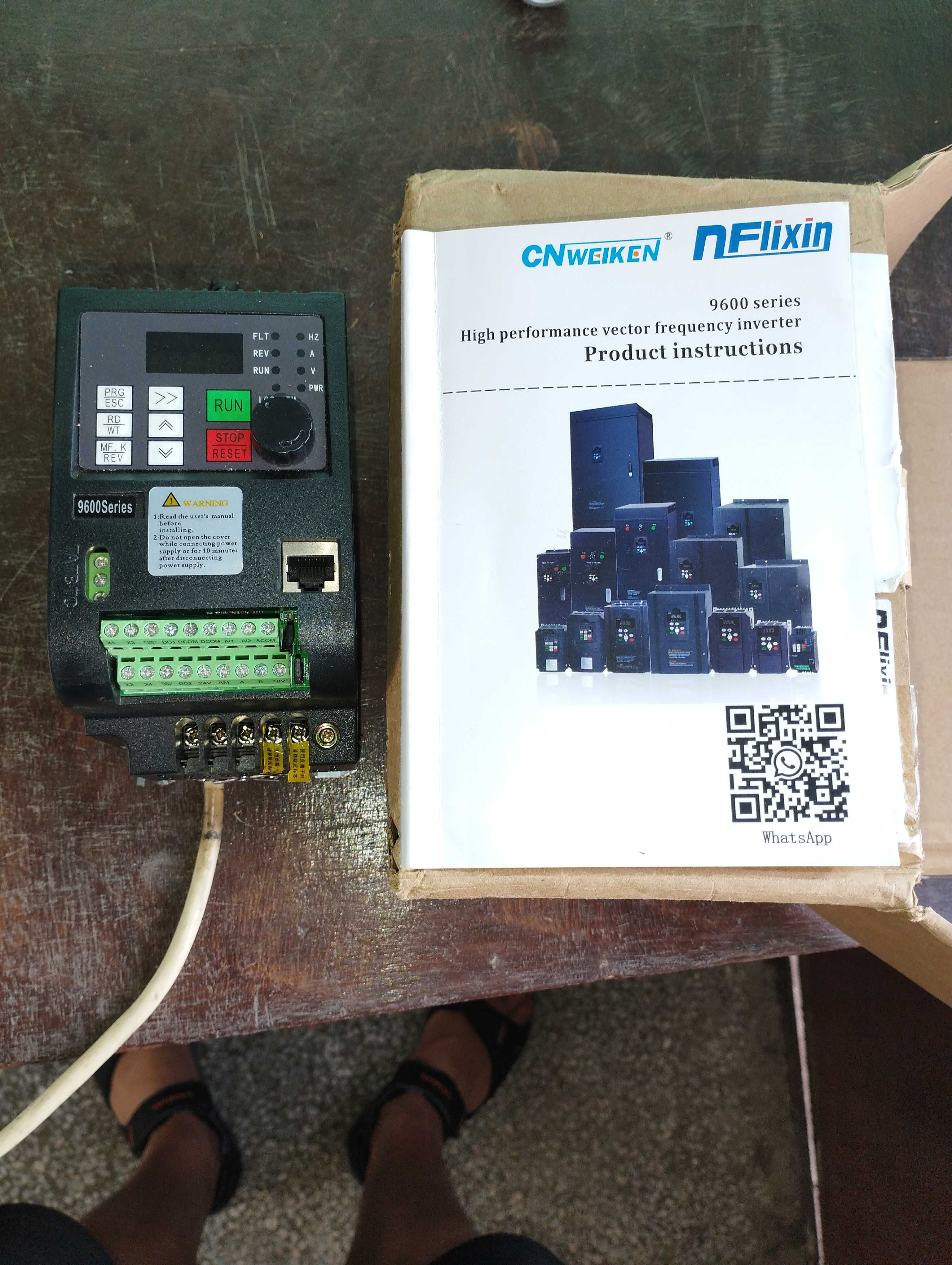 Честотен инвертор
Вход 1 фаза 220в
Изход 3 фази 220в
2.2 kW