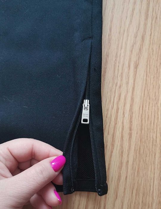 Pantaloni bărbați Prada din lana,nou ,fara eticheta