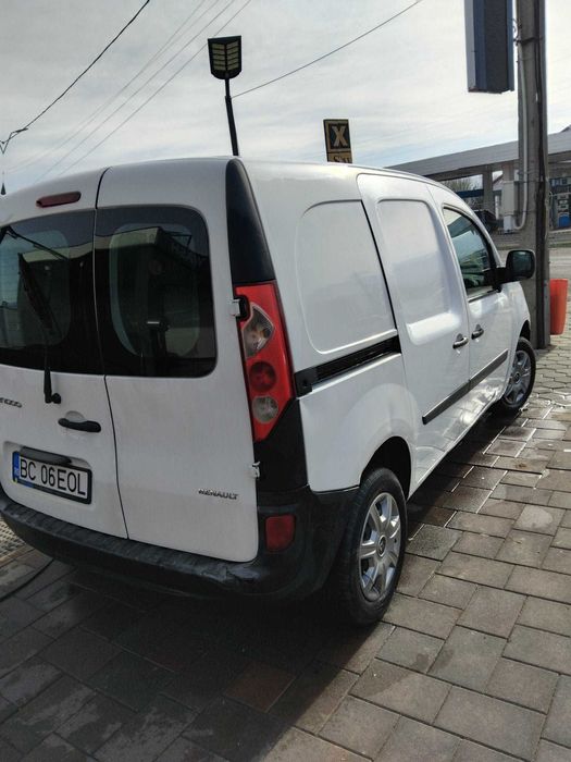 Vând Renault kangoo.