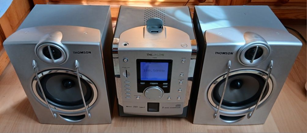 Аудио уредба Thomson USB SD FM Aux с тонколони 60W
