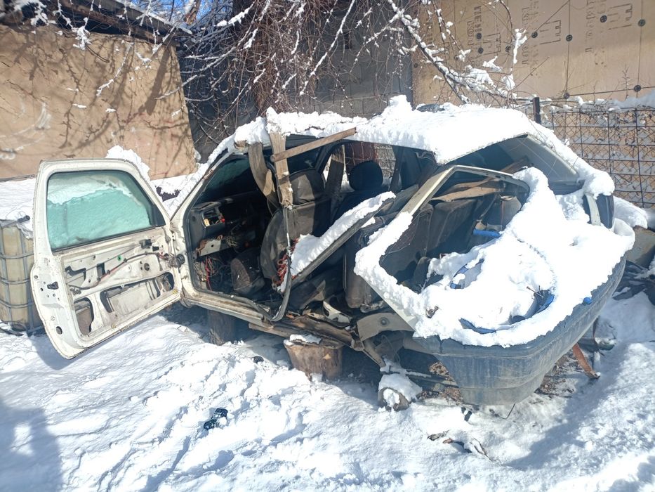 Голф 3 сатылады по запчастьям